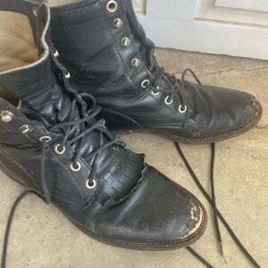 Justin lace up ropers. Very worn but lots of character and life left. 7.5 B.